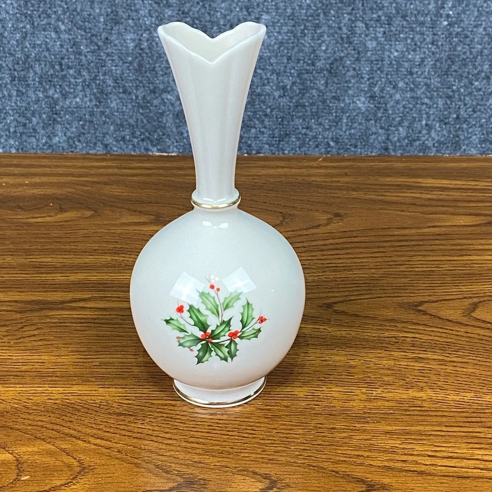 Lenox Vase Ivory Holly Berry Bud Vase Gold Trim‎ Made in USA Christmas Decor